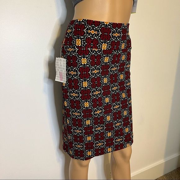LuLaRoe Pencil Skirt Cassie Style Red Gold Black Size Medium - Picture 4 of 10